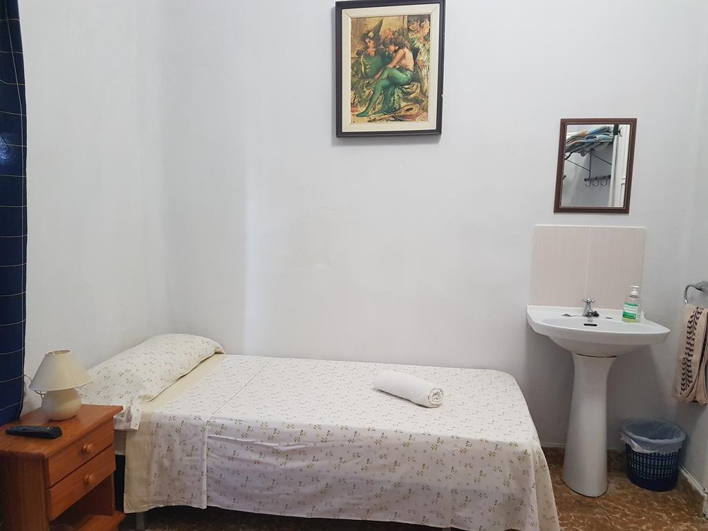 Standard Double Room with Shared Bathroom
